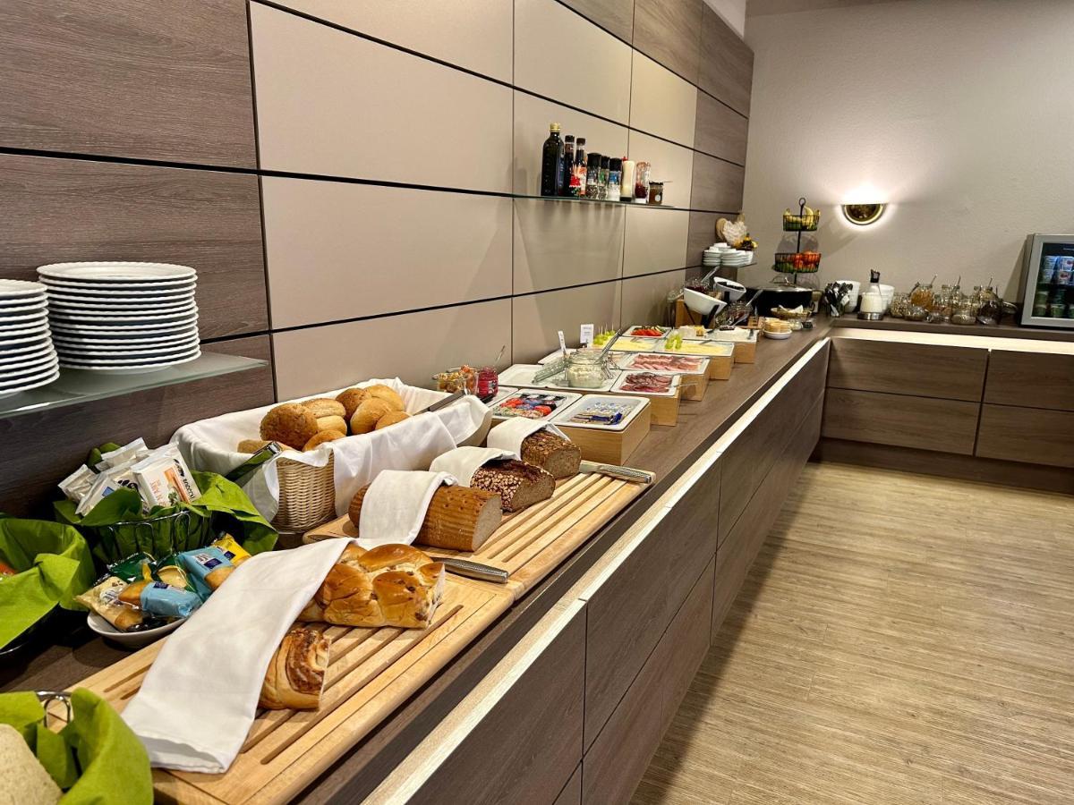 Hotel Bronnbacher Hof Вертгейм Экстерьер фото
